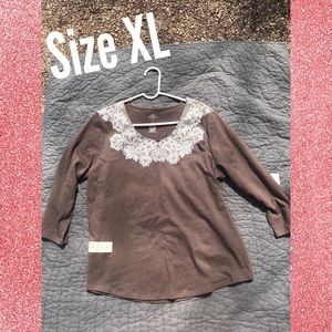 NWT ST. JOHNS BAY SHIRT🌼